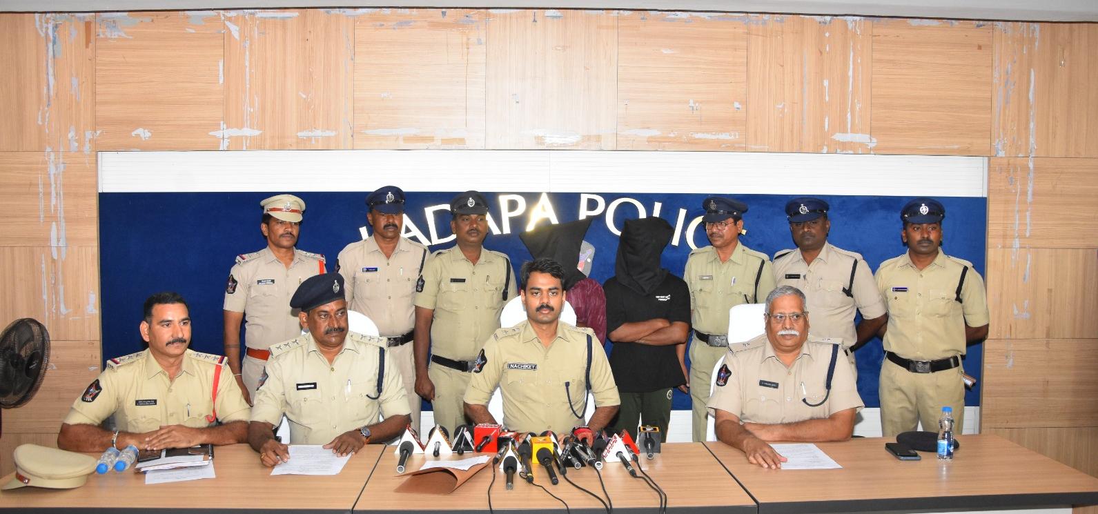 Burglary gang nabbed in Kadapa with recovered gold
