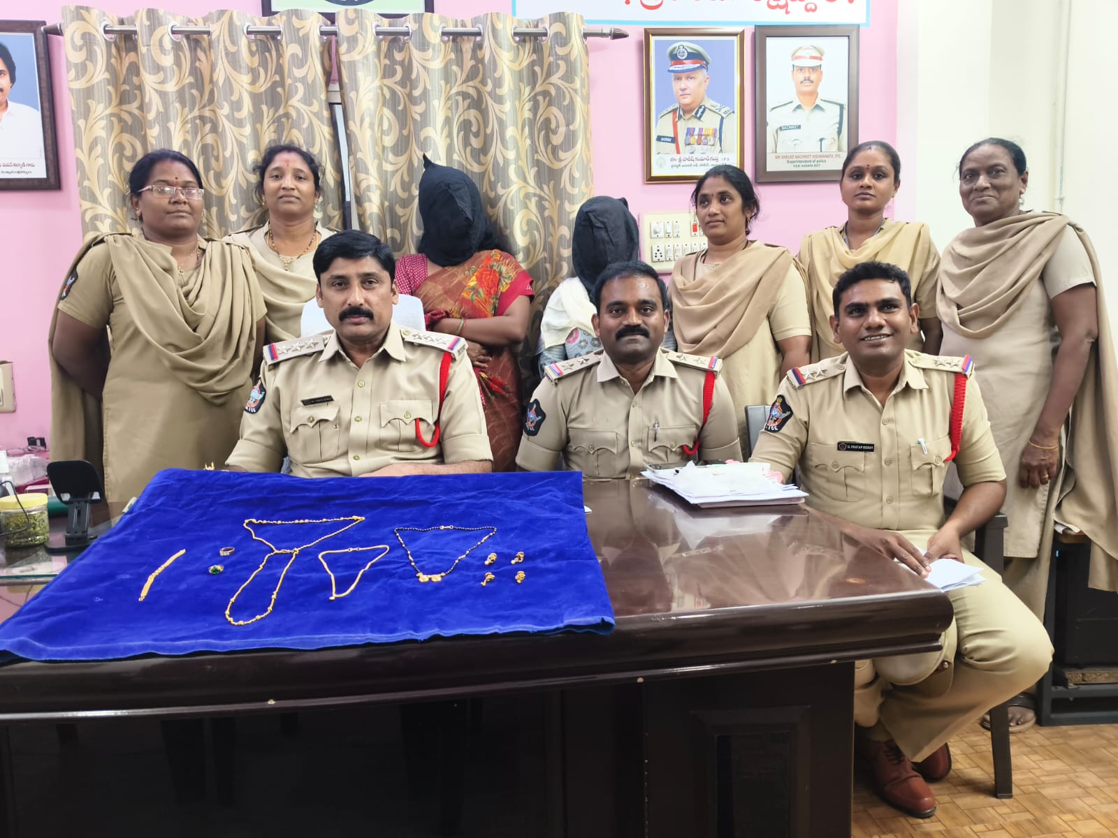 Kadapa police recover ₹7.5 lakh gold jewellery after house theft arrest