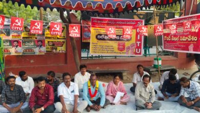 Proddatur municipal workers protest dismissal of employee with hunger strike and union support